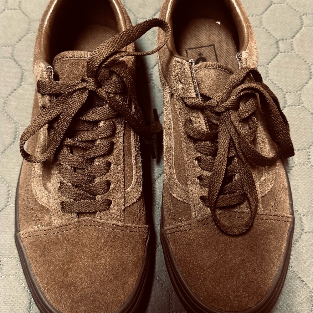 Vans Brown Suede Low-Top Sneakers NEW CONDITION